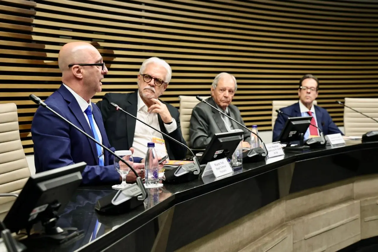 Brasil deve receber R$ 372 bilhões em investimentos privados em infraestrutura até 2029, aponta PAINEL 2025